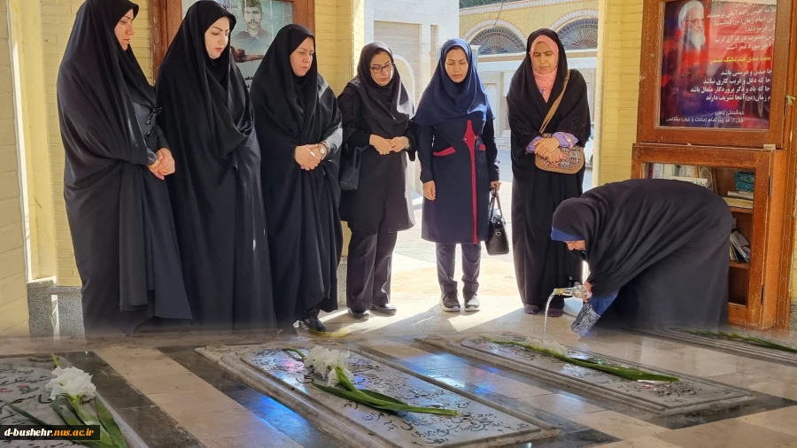 به مناسبت گرامیداشت دهه مبارک فجر و با هدف تجدید میثاق با شهدا؛
ادای احترام جمعی از اساتید آموزشکده ملی مهارت دختران بوشهر به مقام شامخ شهدای بوشهر 2