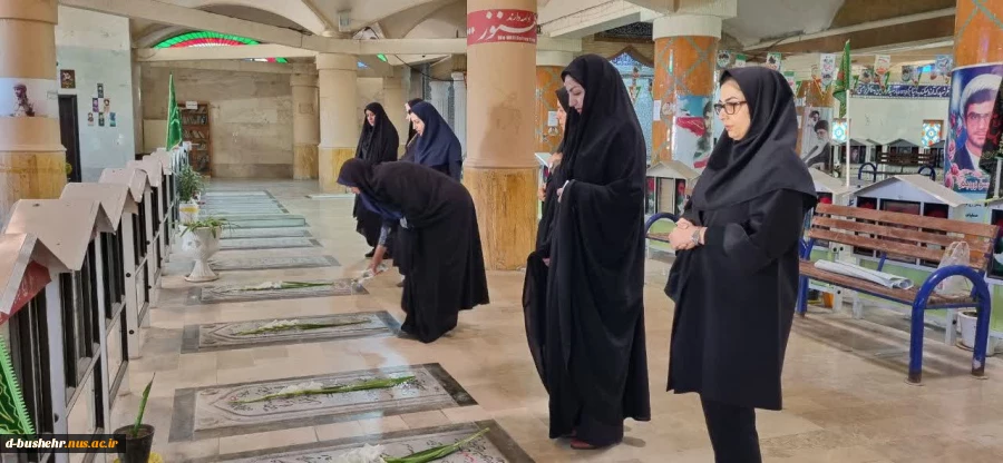 به مناسبت گرامیداشت دهه مبارک فجر و با هدف تجدید میثاق با شهدا؛
ادای احترام جمعی از اساتید آموزشکده ملی مهارت دختران بوشهر به مقام شامخ شهدای بوشهر 9