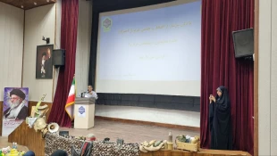 سرپرست آموزشکده ملی مهارت دختران بوشهر در دورهمی راهیان نوری های آموزشکده ملی مهارت دختران بوشهر گفت:
مهارت آموزی بدون تعهد و پایبندی به آرمانهای انقلابی به نتیجه مطلوب نمی رسد. 4