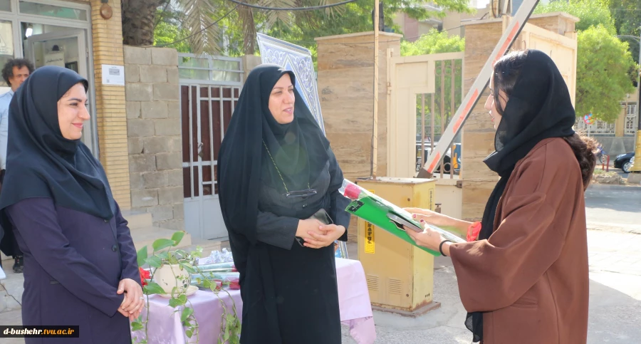 آغاز ثبت‌نام دانشجویان نوورود با استقبال رئیس آموزشکده ملی مهارت دختران بوشهر 2