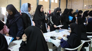 آغاز ثبت‌نام دانشجویان نوورود با استقبال رئیس آموزشکده ملی مهارت دختران بوشهر 4