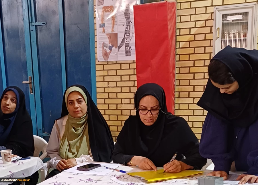 آغاز ثبت‌نام دانشجویان نوورود با استقبال رئیس آموزشکده ملی مهارت دختران بوشهر 14