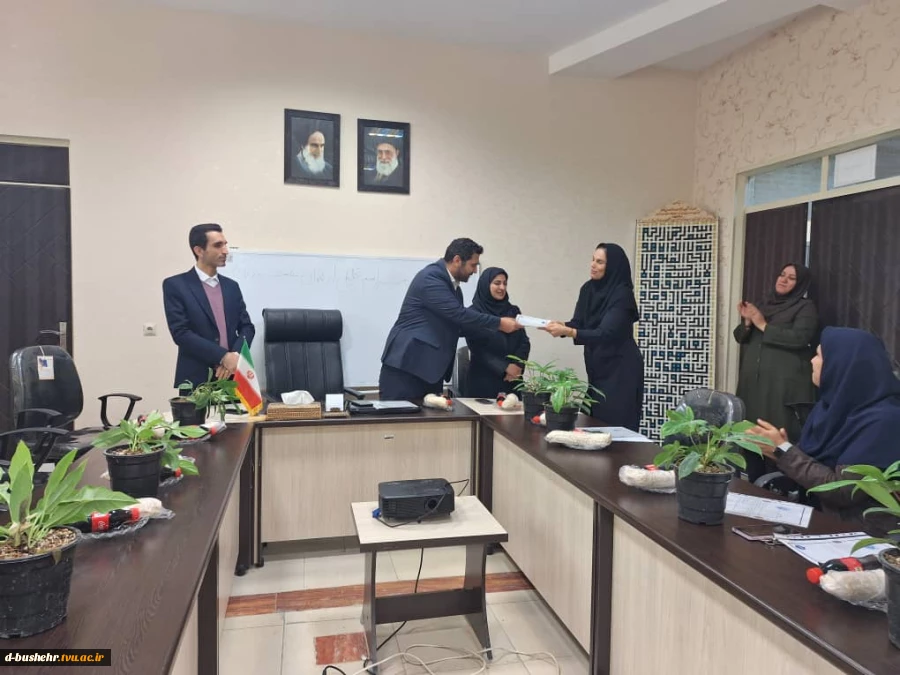 برگزاری مراسم تجلیل از بانوان همکار آموزشکده ملی مهارت دختران بوشهر به مناسبت روز زن و شب یلدا 13