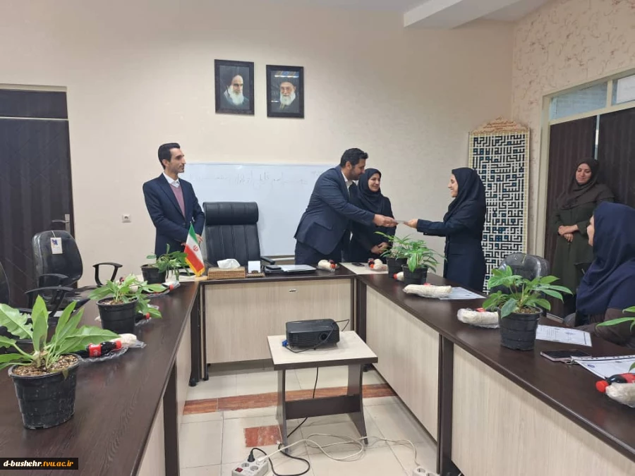 برگزاری مراسم تجلیل از بانوان همکار آموزشکده ملی مهارت دختران بوشهر به مناسبت روز زن و شب یلدا 16