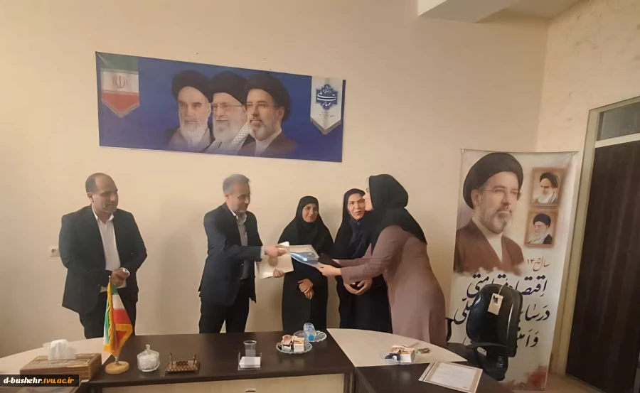 برگزاری نشست بصیرتی هفته دفاع مقدس در آموزشکده دختران بوشهر 7