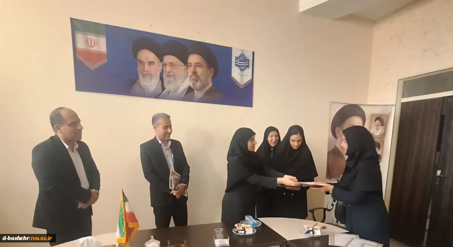 برگزاری نشست بصیرتی هفته دفاع مقدس در آموزشکده دختران بوشهر 8